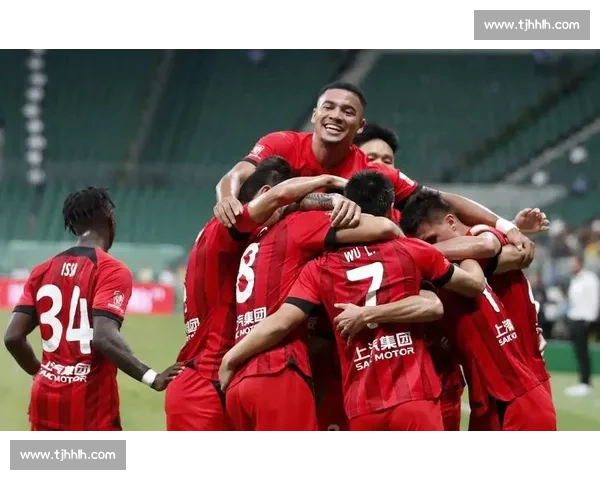 2-2 爆冷!蓉城双外援送礼错失登顶,海港躺赢续命 2-2 爆冷!蓉城双外援送礼错失登顶,海港躺赢续命