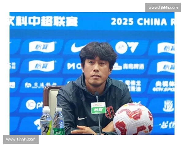 徐正源场边狂挠头!蓉城绝平丢登顶良机,争冠只剩理论希望? 徐正源场边狂挠头!蓉城绝平丢登顶良机,争冠只剩理论希望?