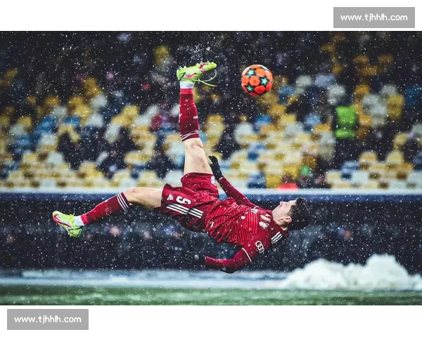 曼联否决莱万引进:拉特克利夫拒踏暮年球星陷阱 曼联否决莱万引进:拉特克利夫拒踏暮年球星陷阱